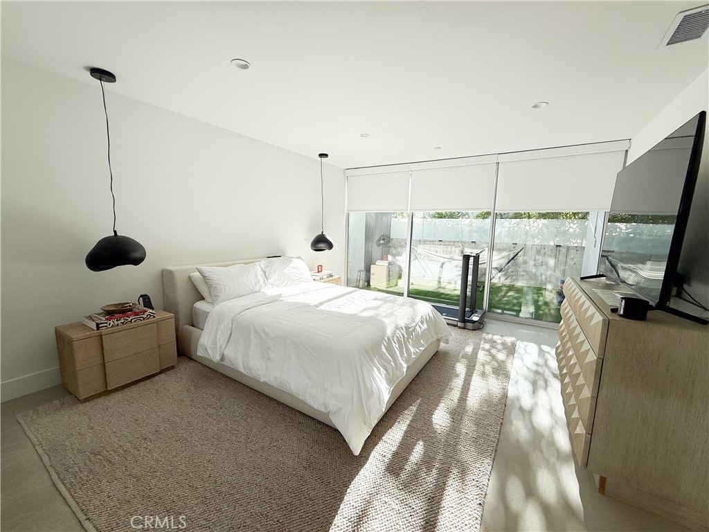 901 Hancock Avenue 209