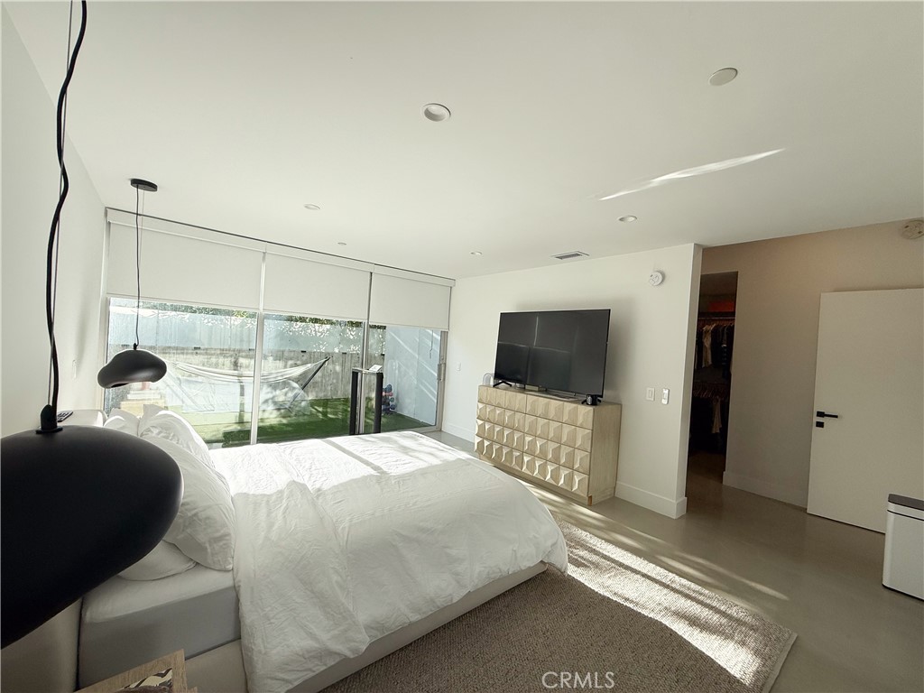 901 Hancock Avenue 209