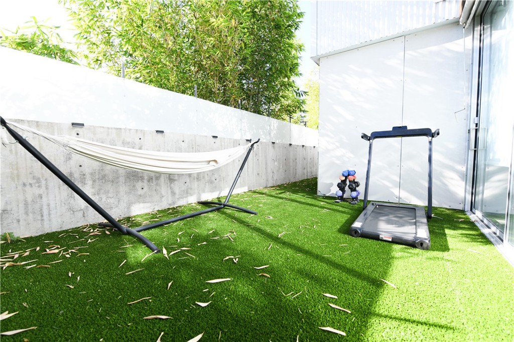 901 Hancock Avenue 209