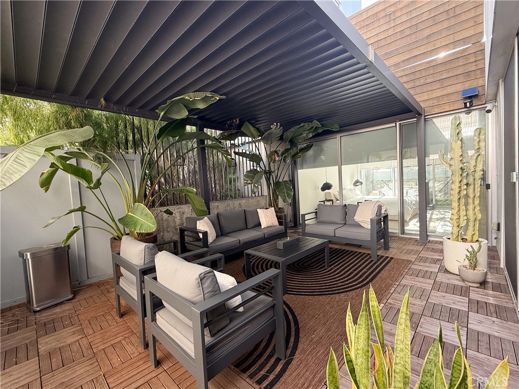 901 Hancock Avenue 209