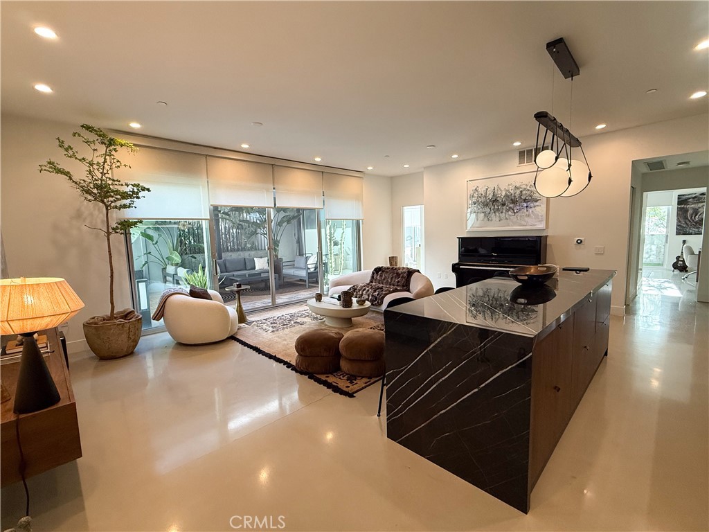 901 Hancock Avenue 209