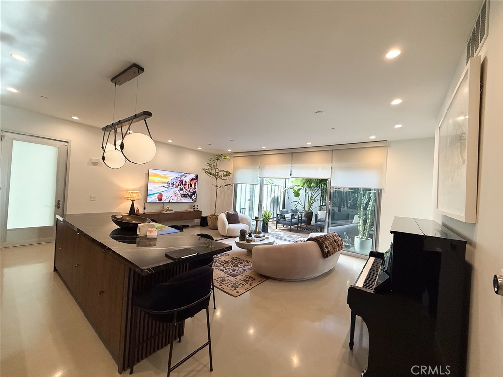 901 Hancock Avenue 209