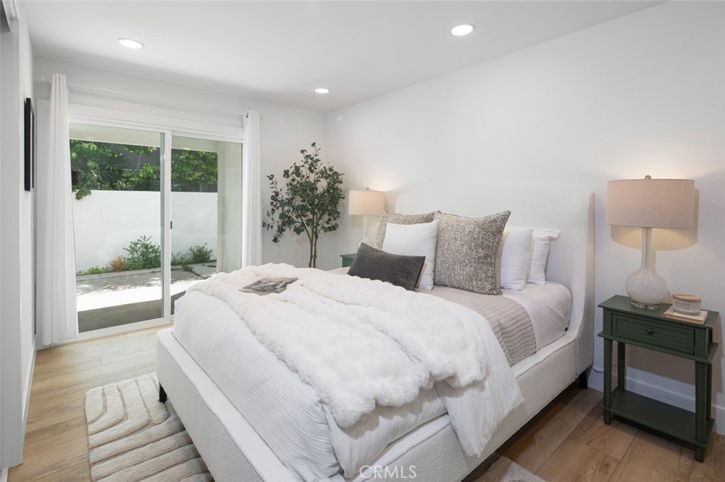 22526 Lake Forest Lane