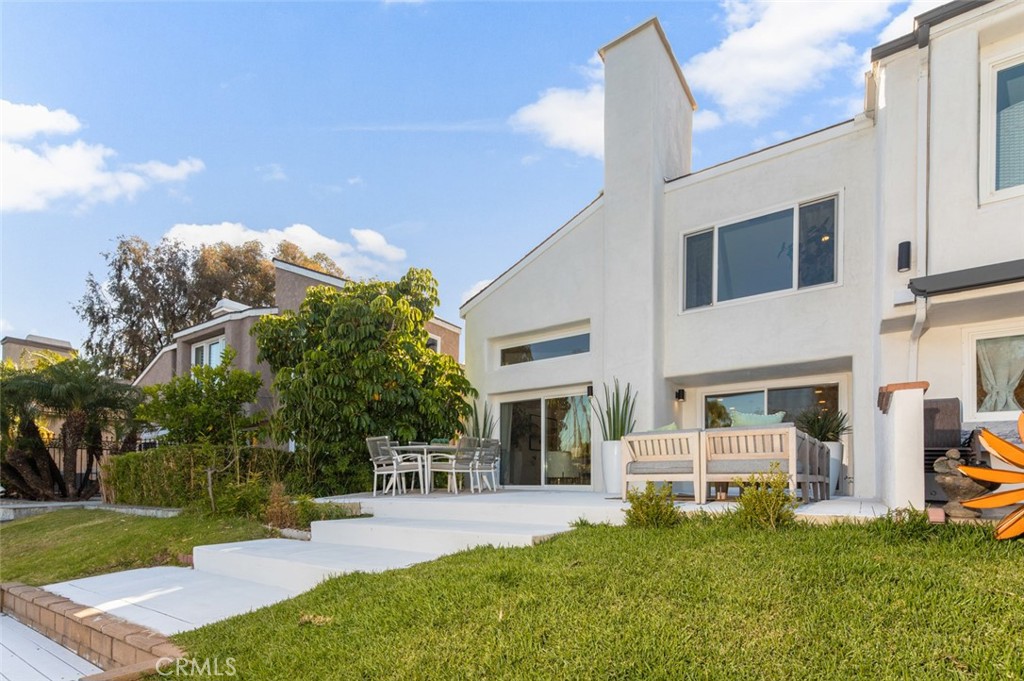 22526 Lake Forest Lane