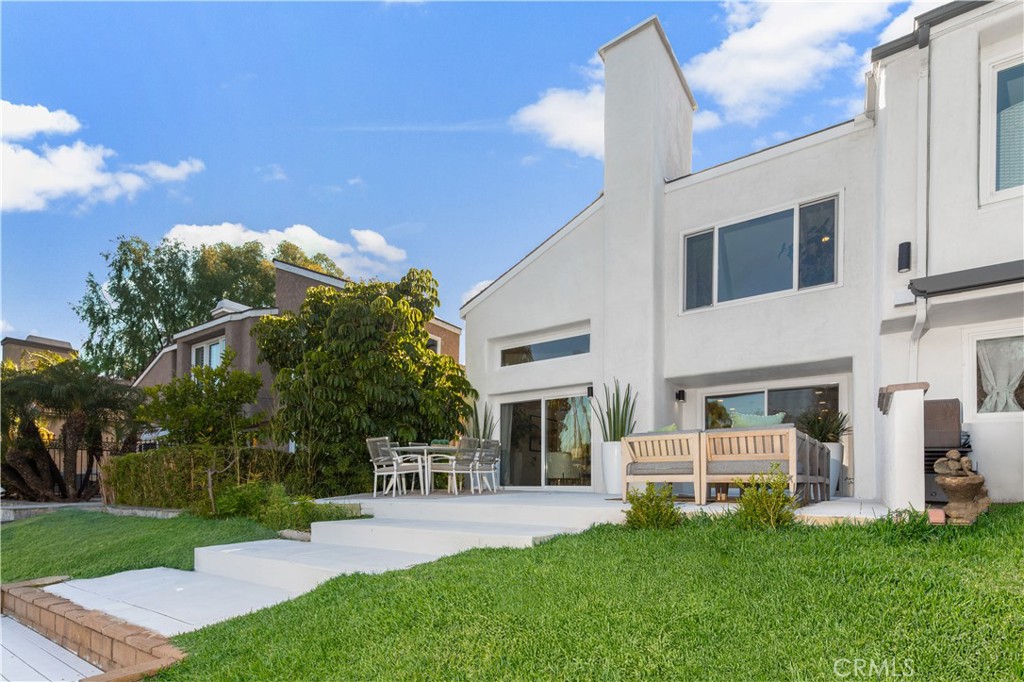 22526 Lake Forest Lane