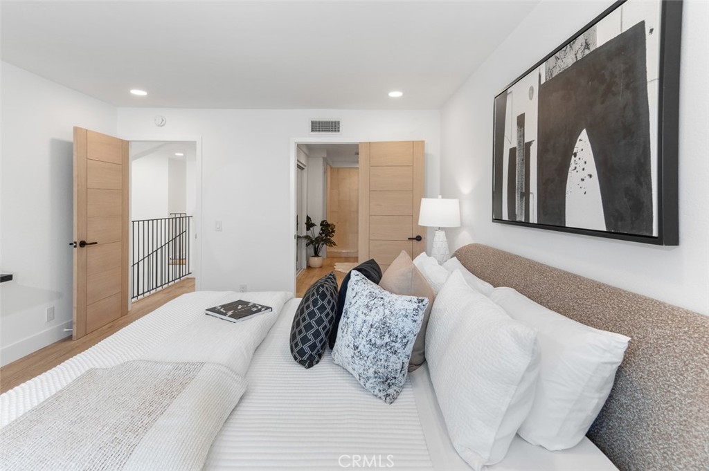 22526 Lake Forest Lane