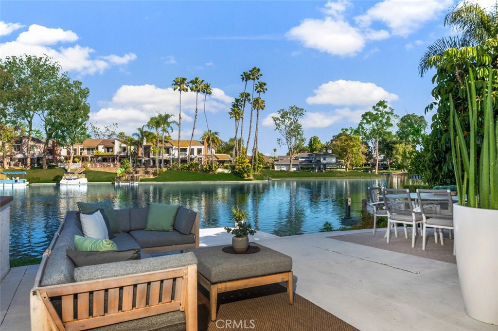 22526 Lake Forest Lane