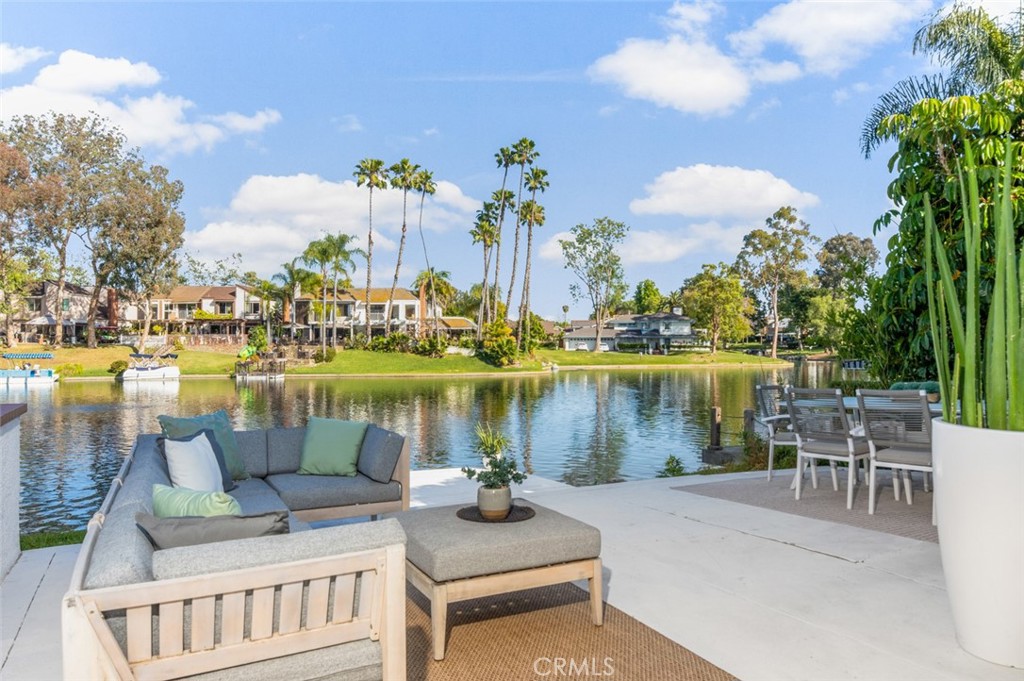 22526 Lake Forest Lane