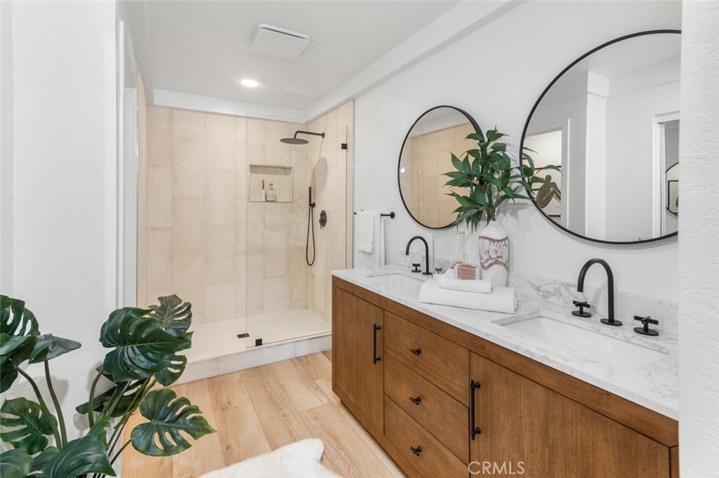 22526 Lake Forest Lane