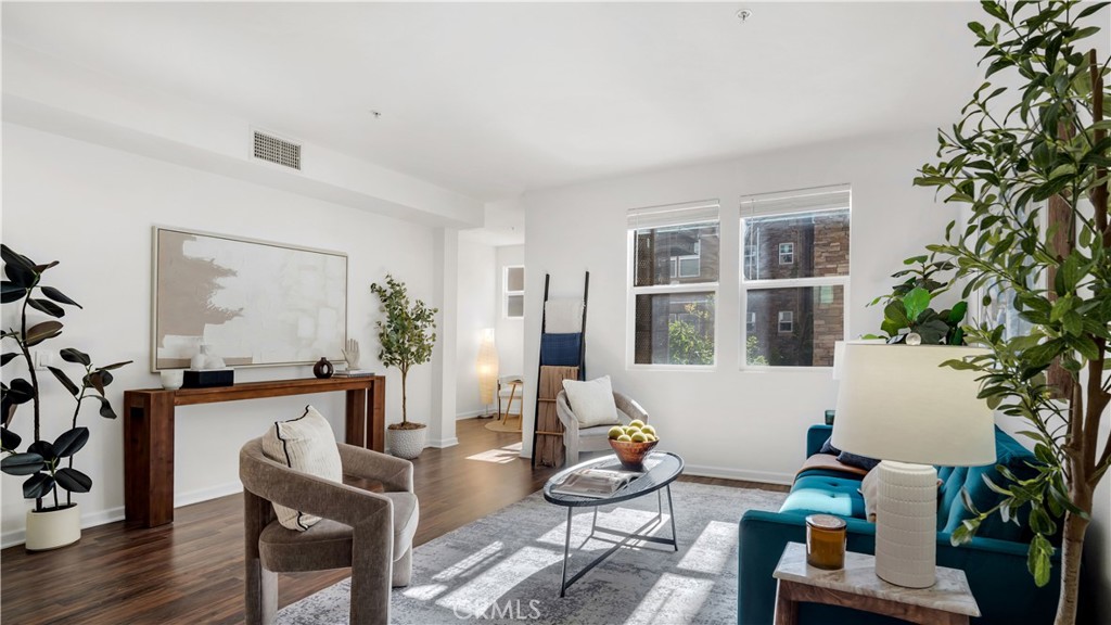 247 E Jeanette
