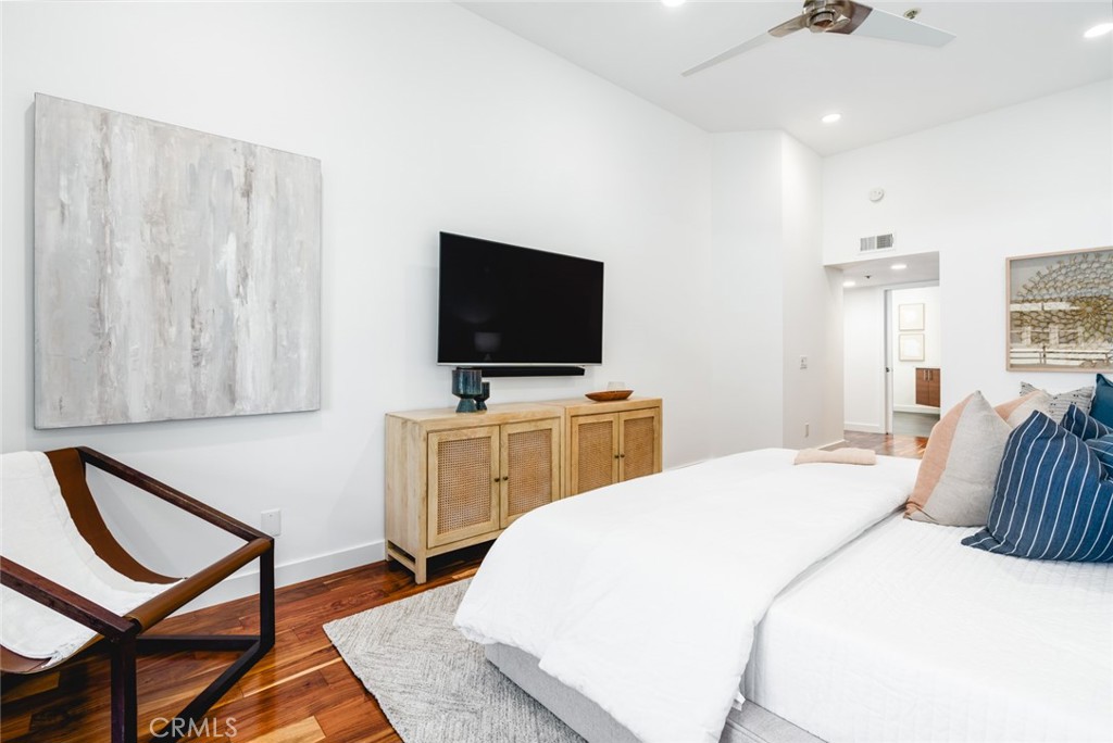 280 Cagney Lane 301