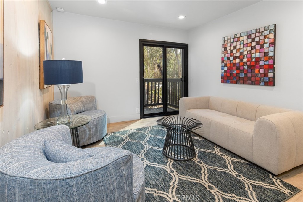 24946 Ravenswood