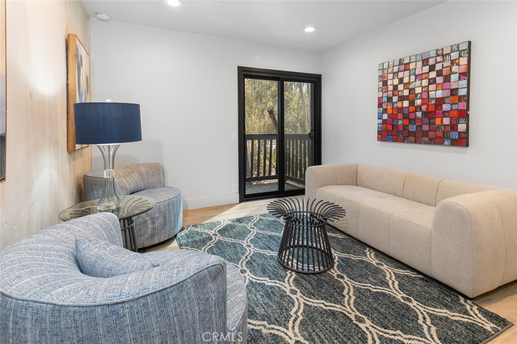 24946 Ravenswood