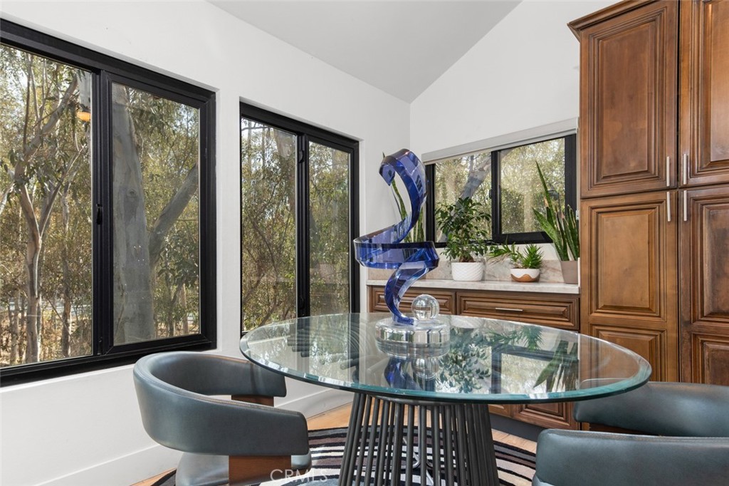 24946 Ravenswood