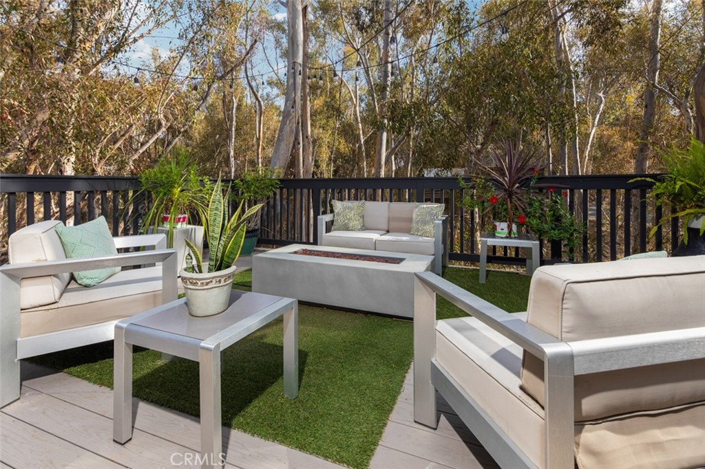 24946 Ravenswood