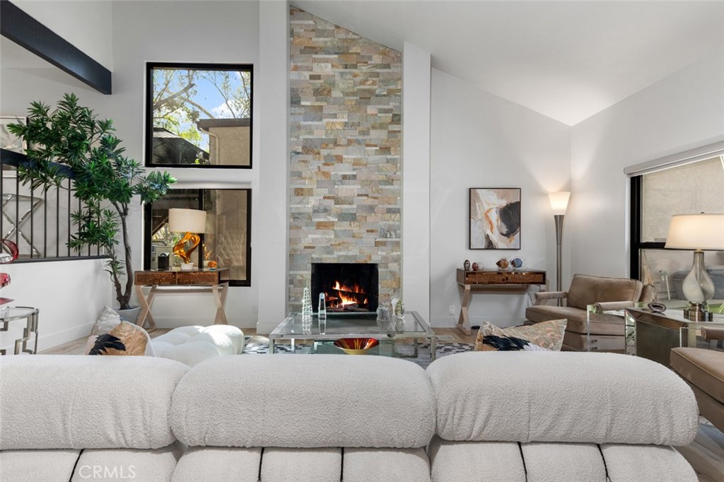 24946 Ravenswood