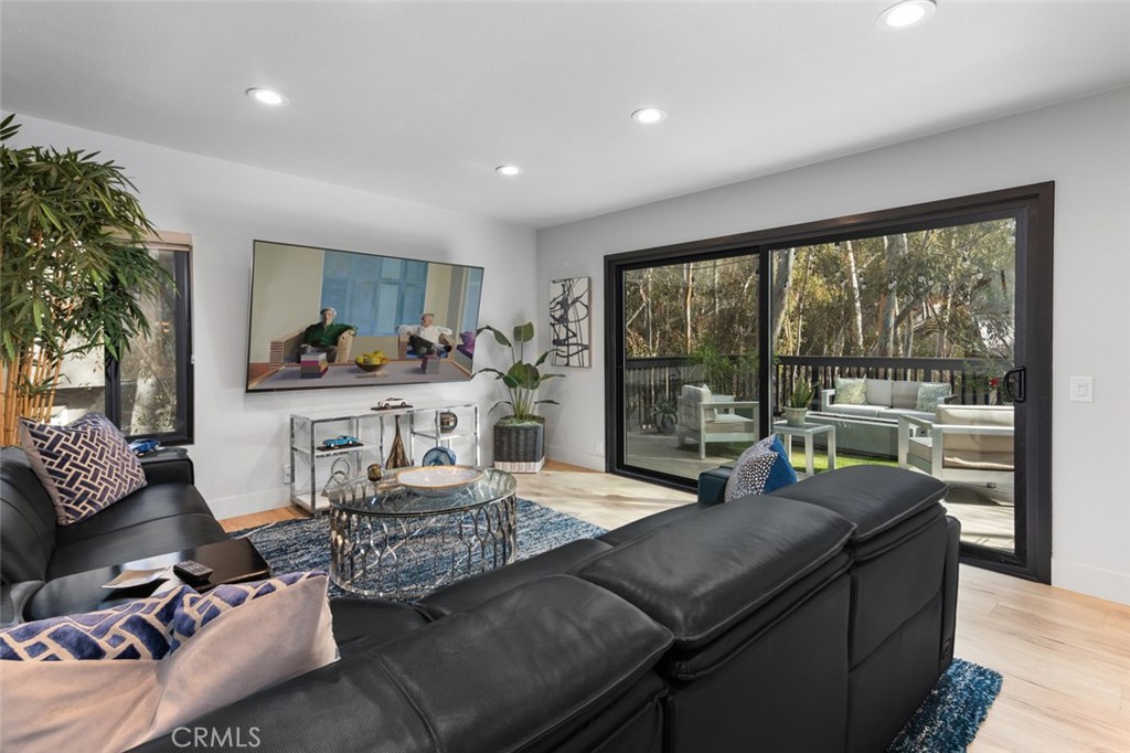 24946 Ravenswood