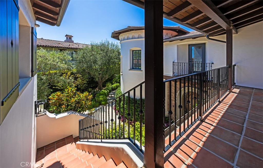 1 Ocean Bluff