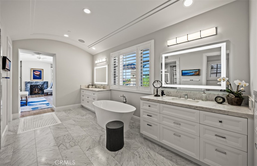 1 Ocean Bluff