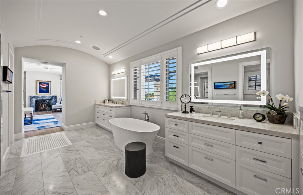 1 Ocean Bluff