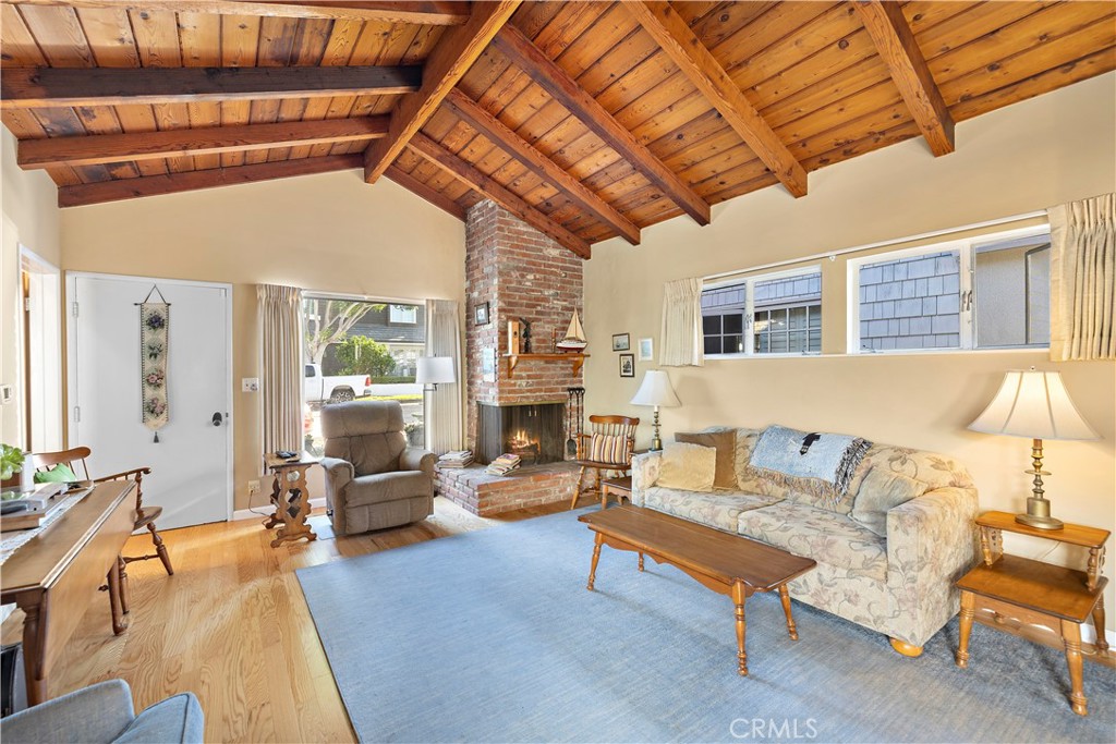 2012 E Ocean Boulevard