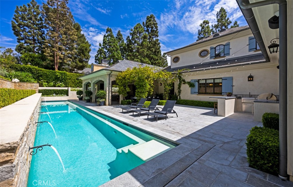 7 Oakmont Lane