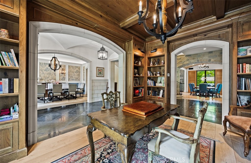 7 Oakmont Lane