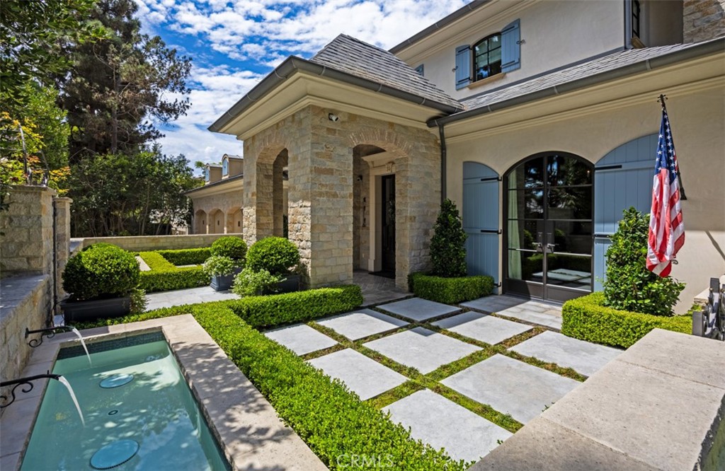 7 Oakmont Lane