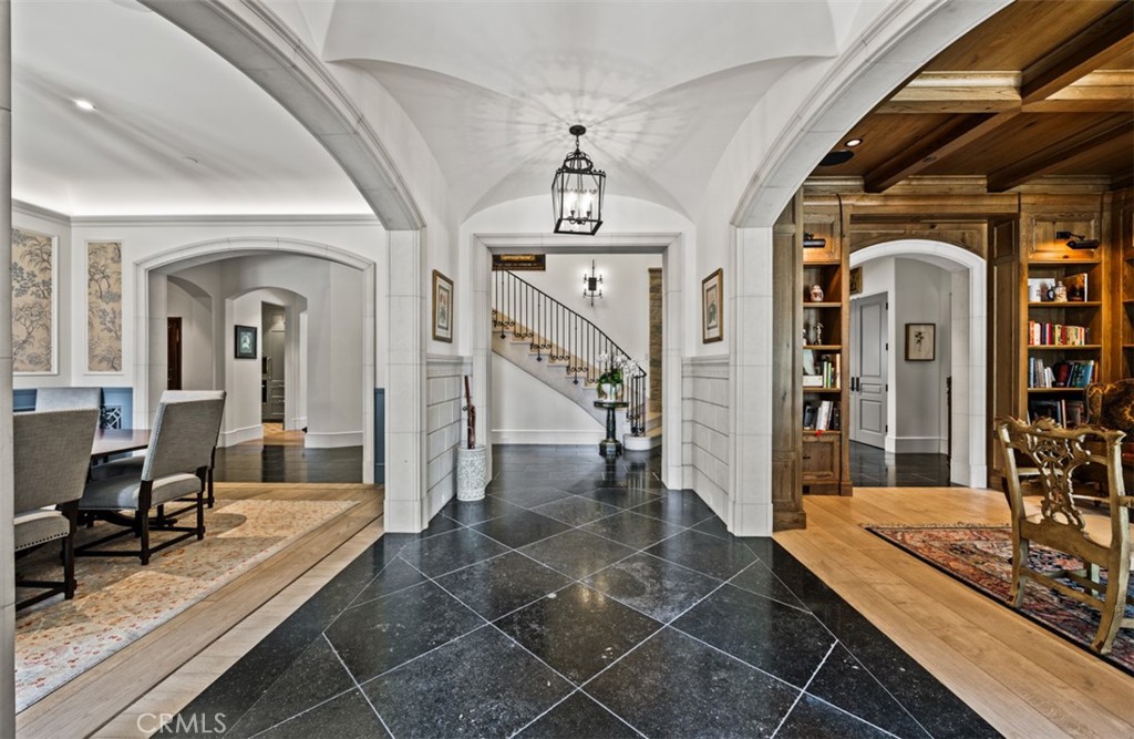 7 Oakmont Lane