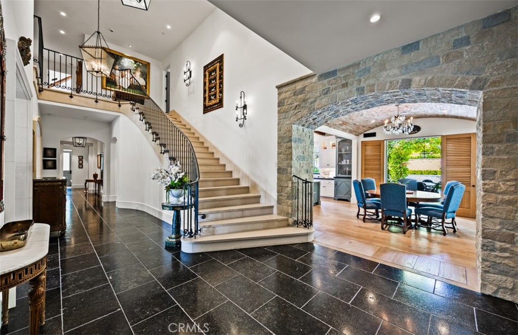 7 Oakmont Lane