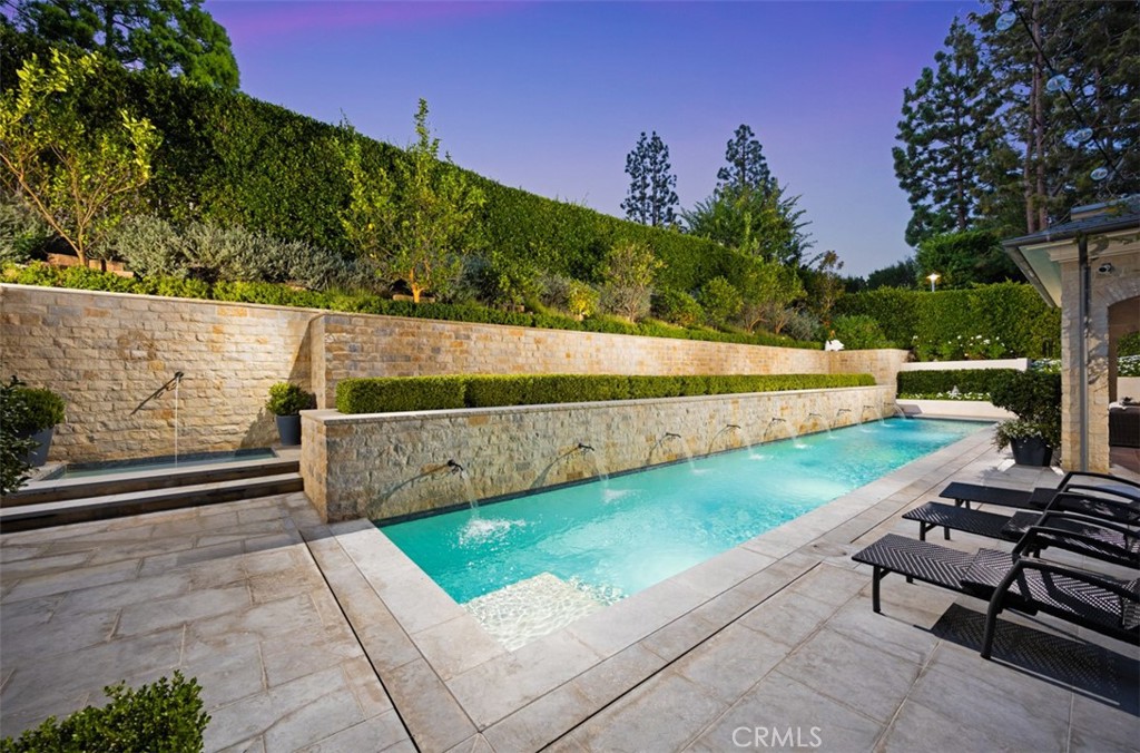 7 Oakmont Lane