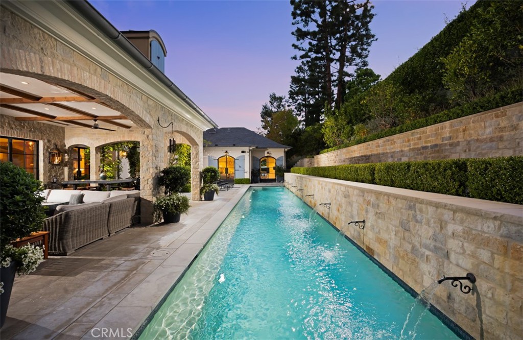 7 Oakmont Lane