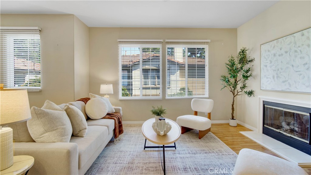 329 Rathbourne