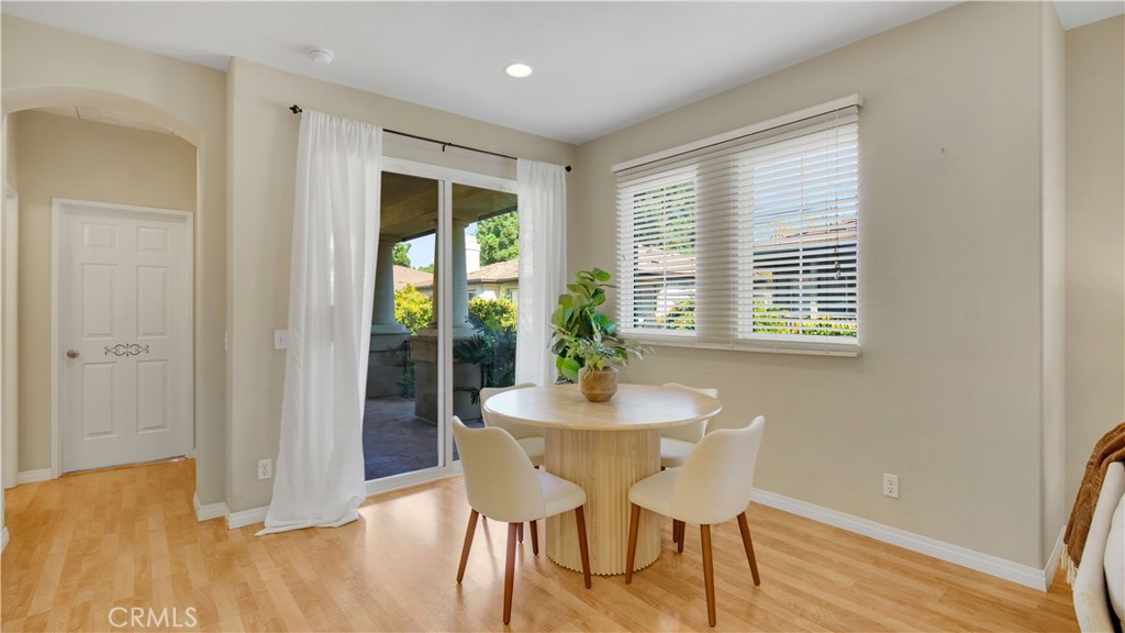 329 Rathbourne