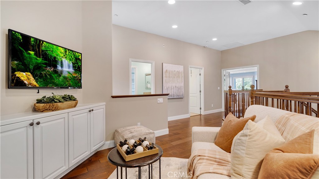 475 S Laureltree
