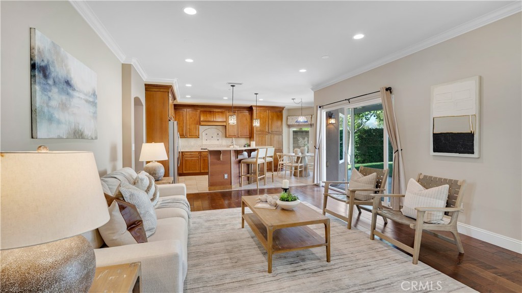 475 S Laureltree
