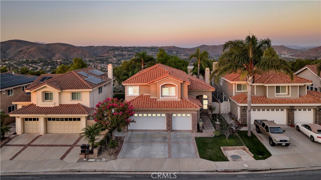 475 S Laureltree