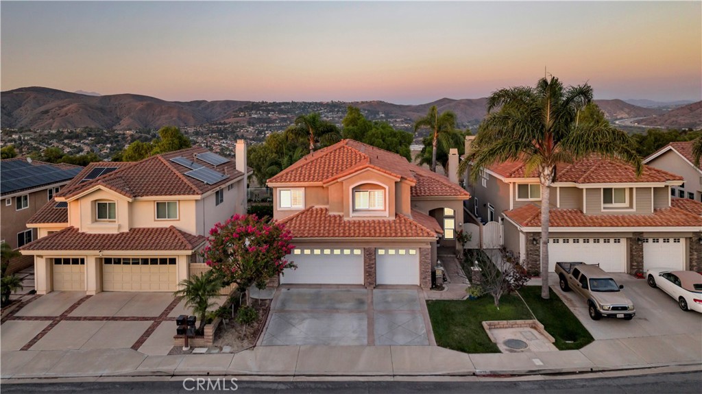 475 S Laureltree