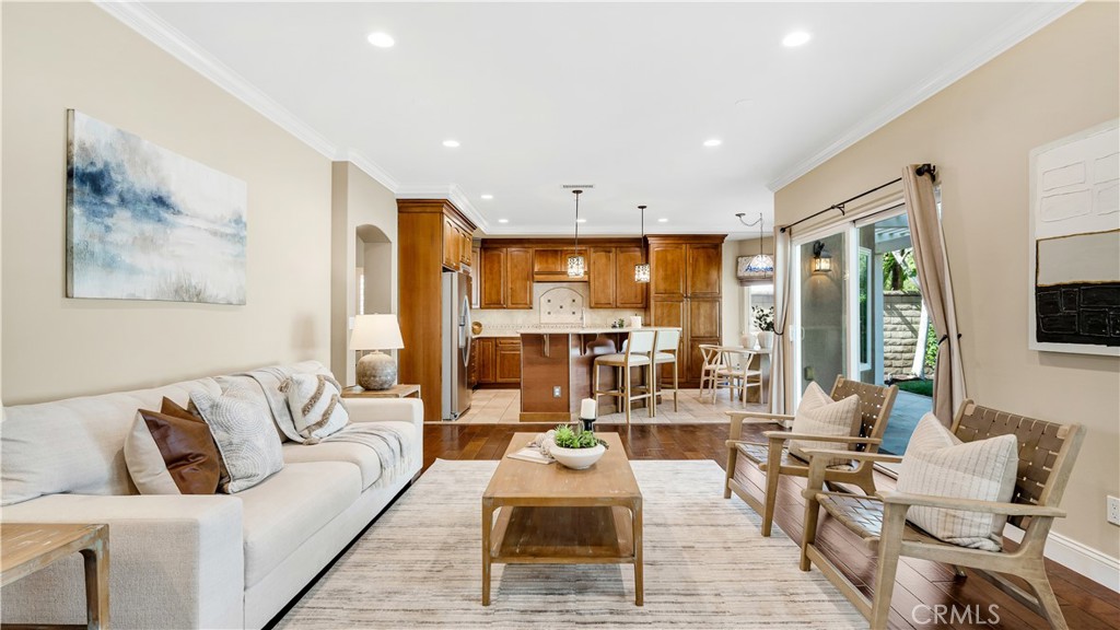 475 S Laureltree
