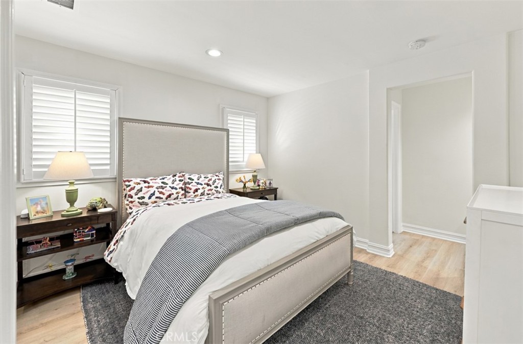 1 Cape Danbury
