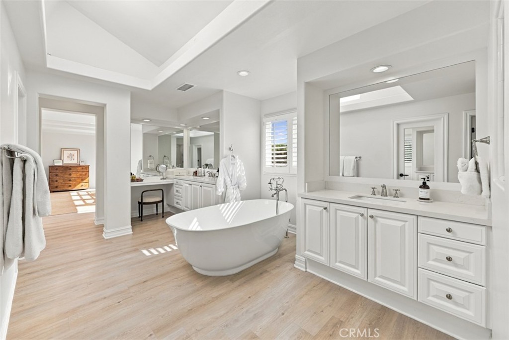1 Cape Danbury