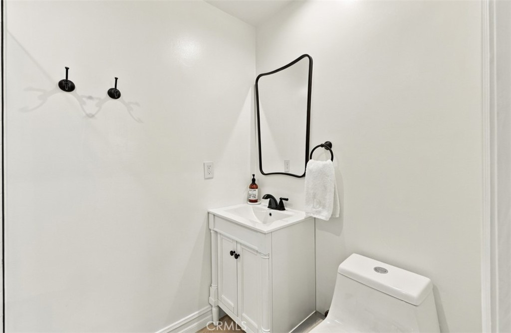1 Cape Danbury