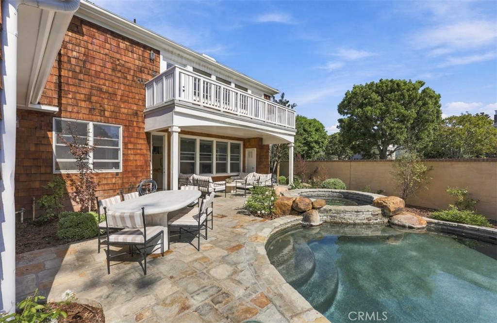 1 Cape Danbury