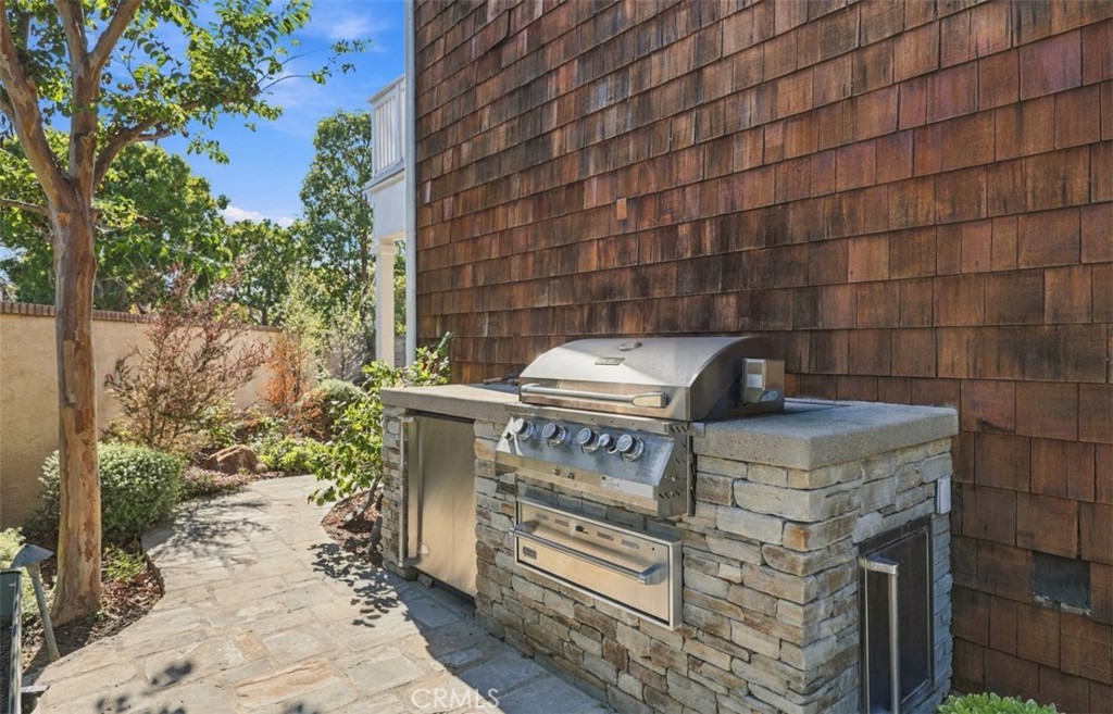 1 Cape Danbury