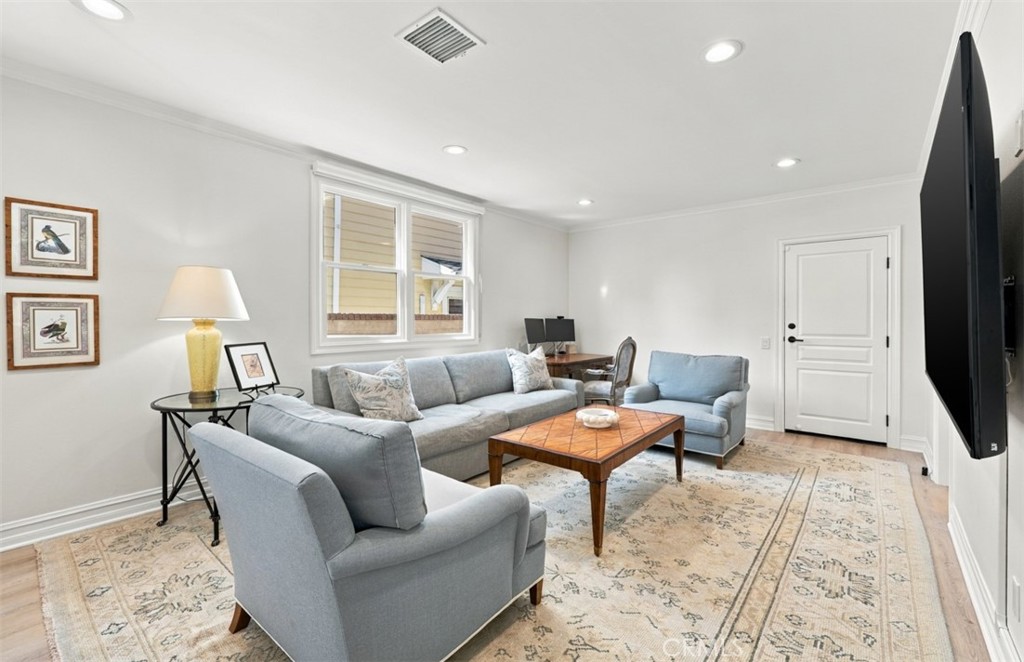 1 Cape Danbury