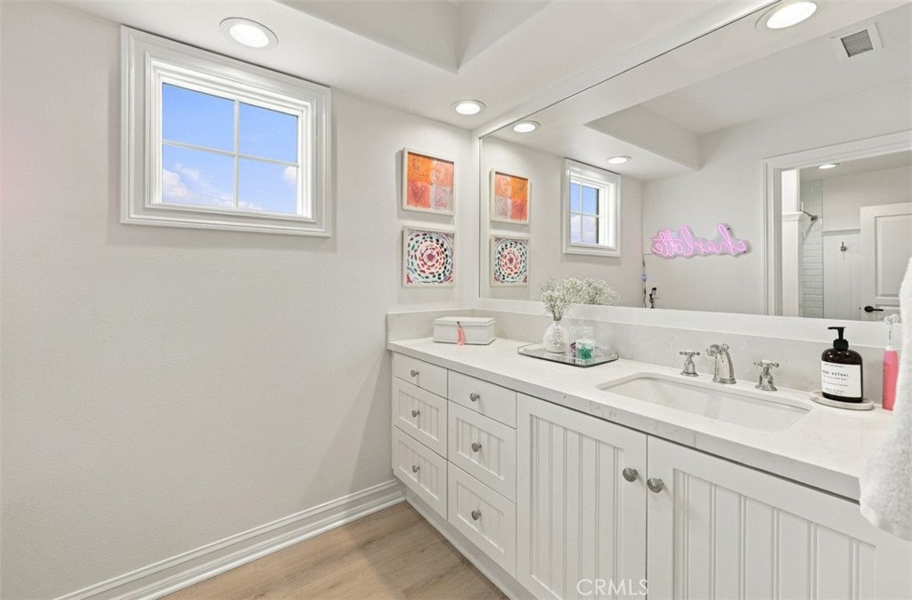 1 Cape Danbury