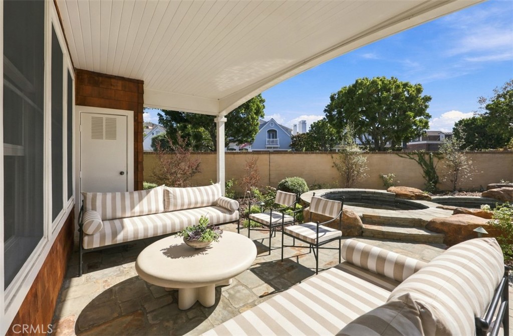 1 Cape Danbury