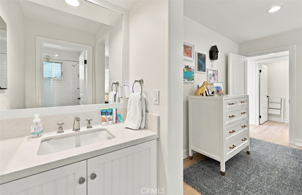 1 Cape Danbury