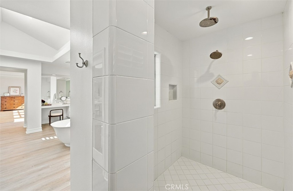 1 Cape Danbury