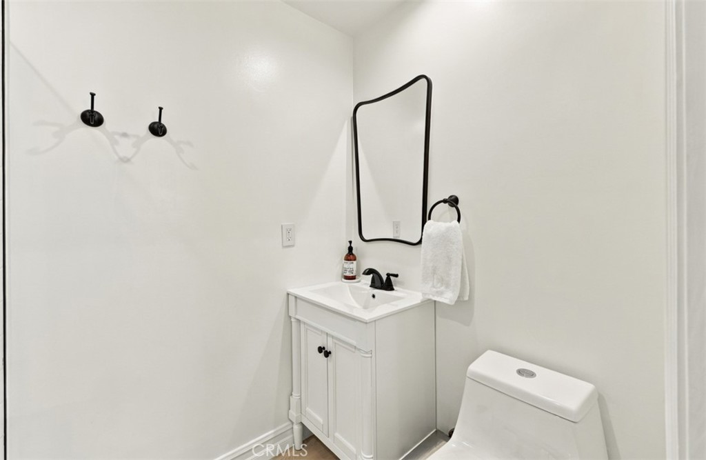 1 Cape Danbury